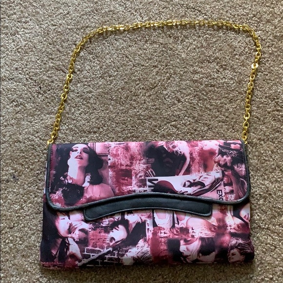 Clutch - Picture 2 of 6